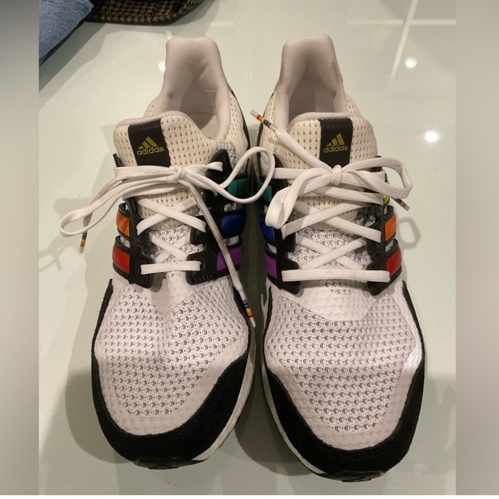 ADIDAS ULTRA BOOST LOVE UNITES SIZE 8 PERFECT CONDITION - Picture 2 of 8